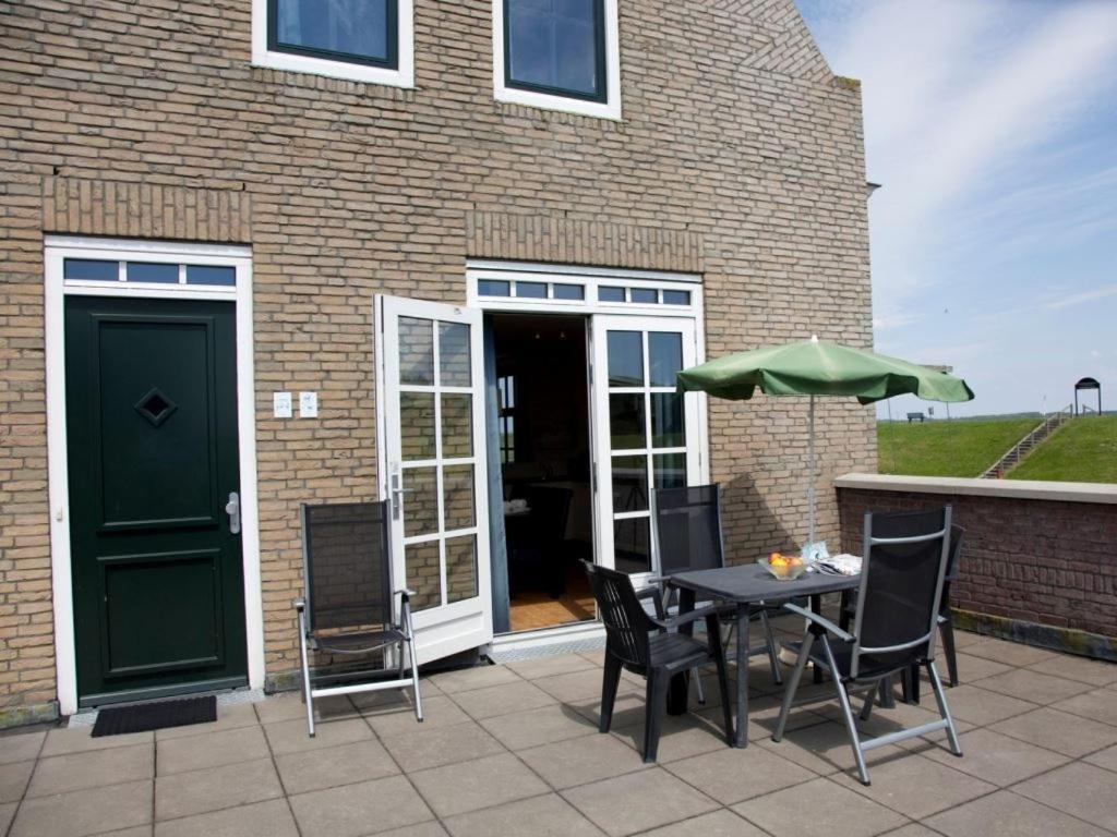Luxury 4-Person Residence In The Holiday Park Landal Esonstad Anjum ภายนอก รูปภาพ