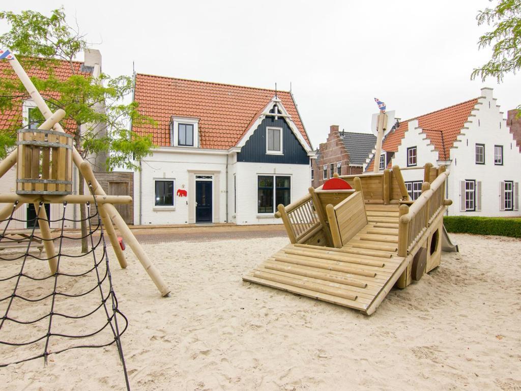 Luxury 4-Person Residence In The Holiday Park Landal Esonstad Anjum ภายนอก รูปภาพ